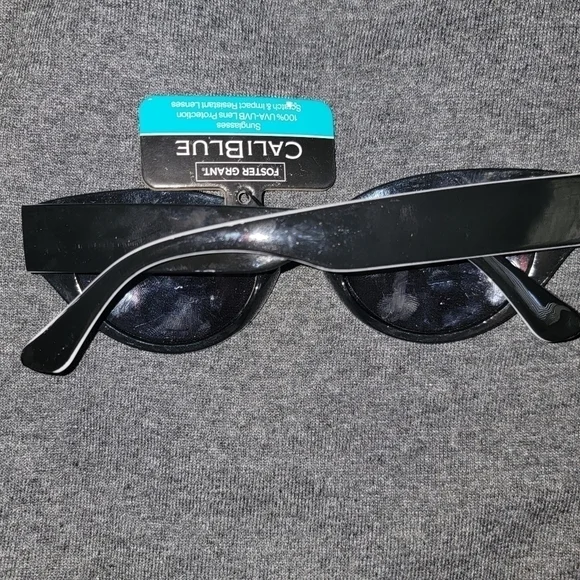 FOSTER GRANT Sunglasses 100% UVA-UVB Lens Protection Scratch & Impact Resistant - Picture 3 of 4